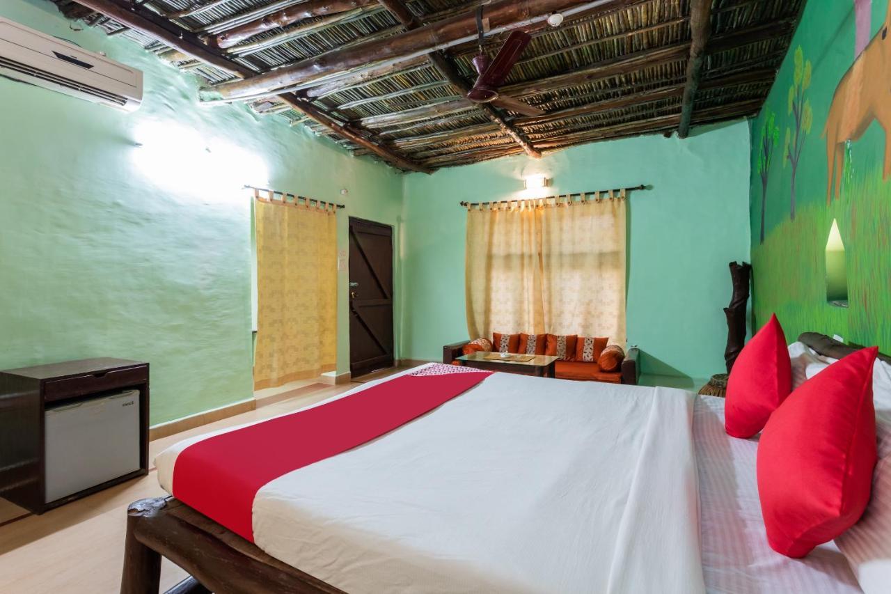 Kanha Village Eco Resort Eksteriør billede