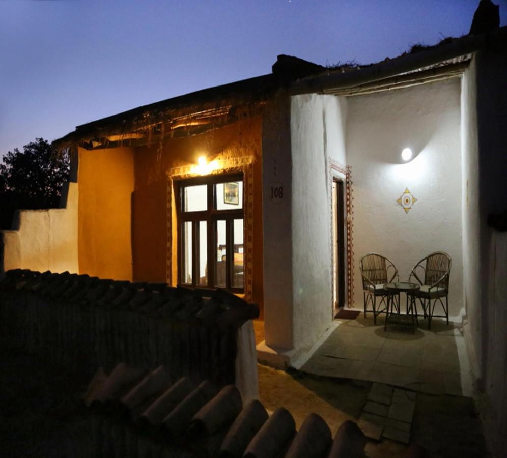 Kanha Village Eco Resort Eksteriør billede