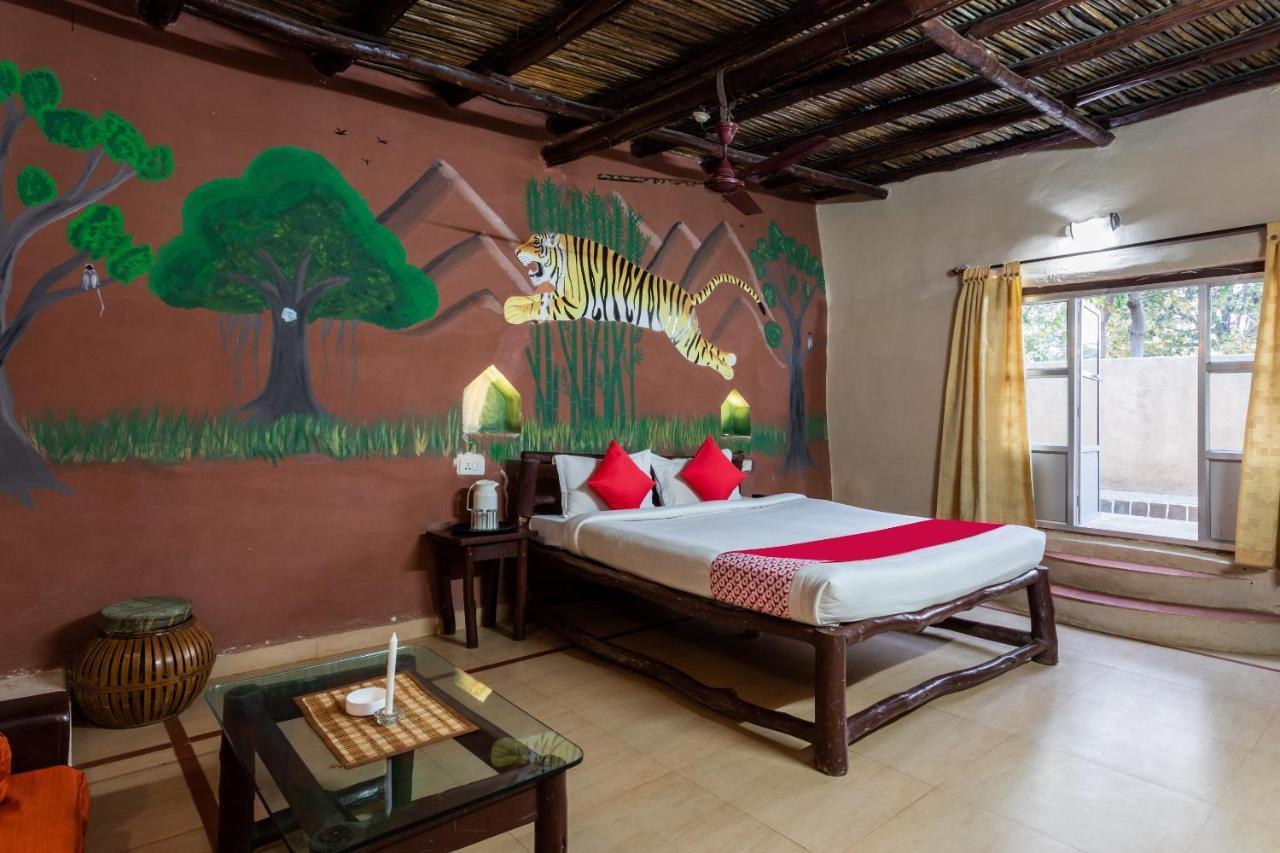 Kanha Village Eco Resort Eksteriør billede