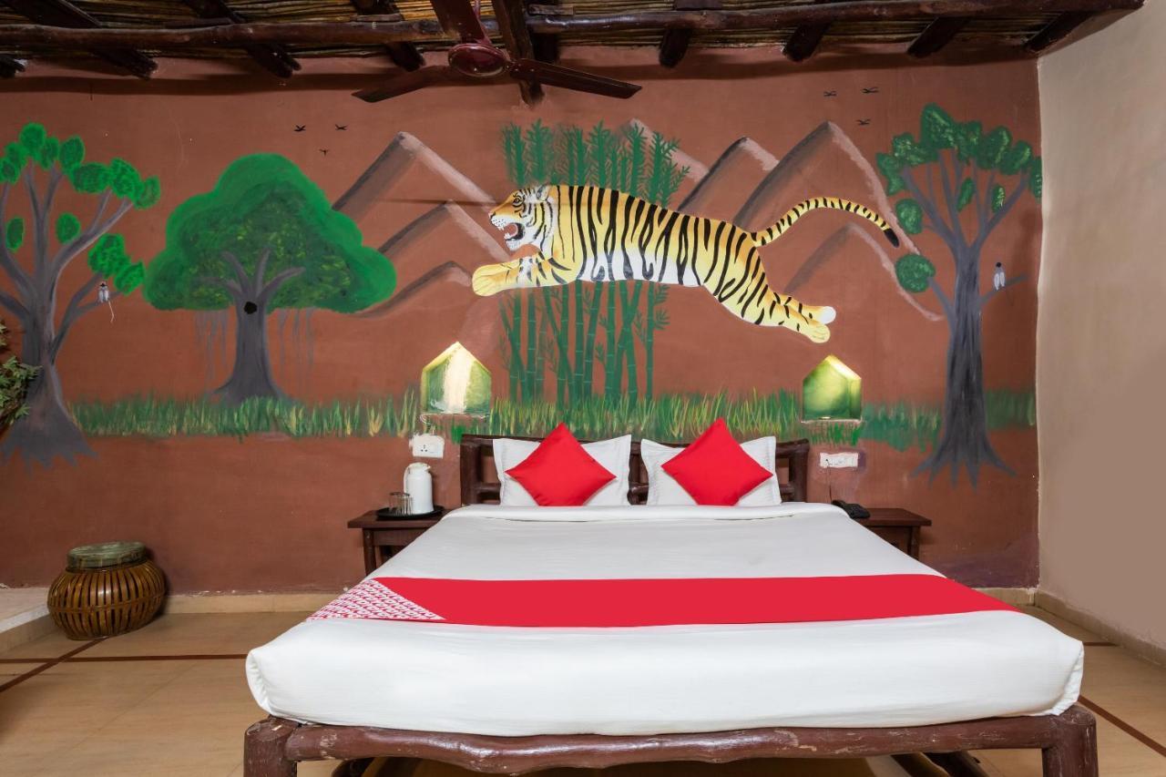 Kanha Village Eco Resort Eksteriør billede